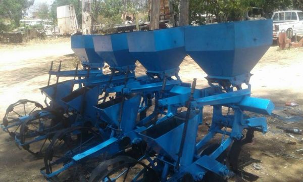 4 row planter for sale