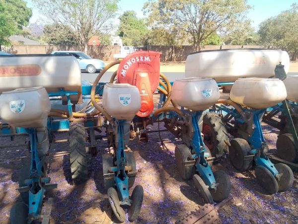 6 row Monosem Planter