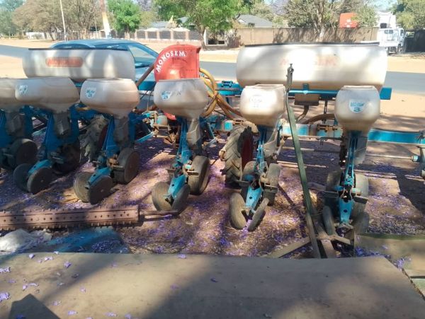 6 row Monosem Planter