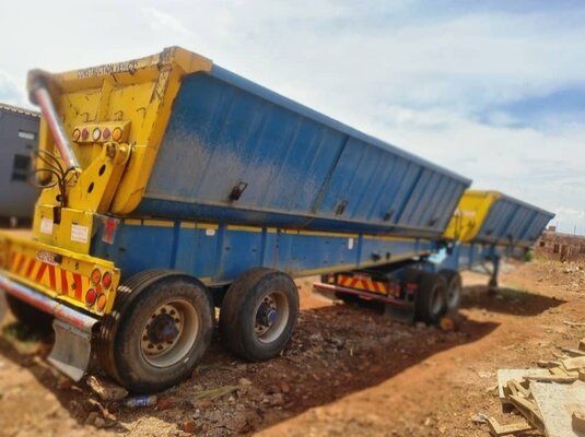 34 tonne side tipper Henreid